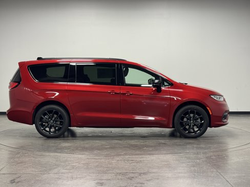 New 2026 Chrysler Pacifica Limited w/ S Appearance Package image 9