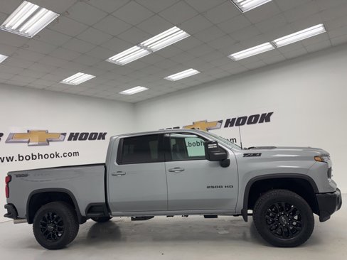 Used 2025 Chevrolet Silverado 2500 LTZ w/ Trail Boss Package image 4