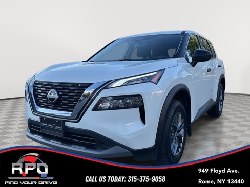 Used 2021 Nissan Rogue SV image 1