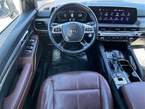 Used 2023 Kia Telluride EX w/ EX Captain's Chair Package image 24