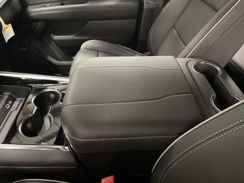New 2025 Chevrolet Suburban Premier image 22
