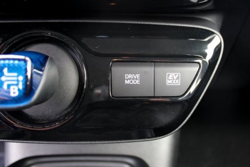 Used 2022 Toyota Prius LE image 21