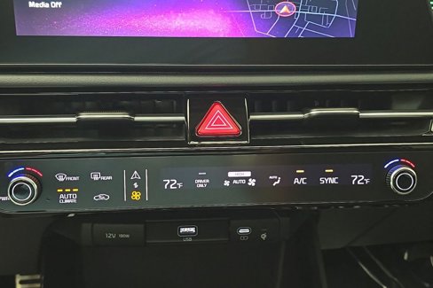 Used 2024 Kia Niro EX Touring image 20