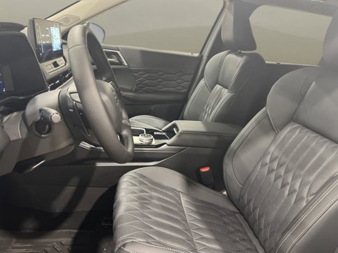 New 2025 Mitsubishi Outlander SEL image 12