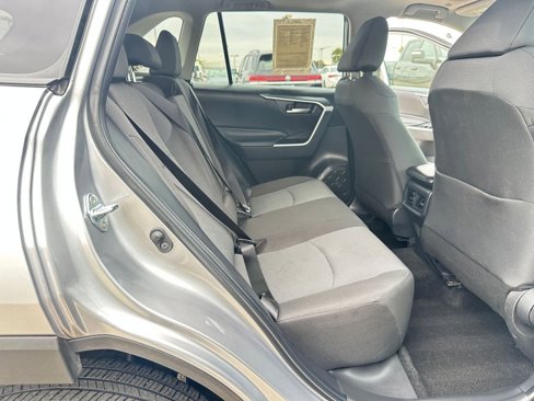 Used 2025 Toyota RAV4 XLE image 25