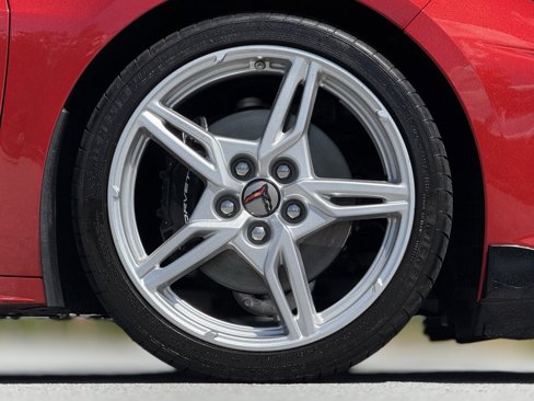 Used 2022 Chevrolet Corvette Stingray Preferred Cpe w/ Body-Color Dual Roof Package image 18