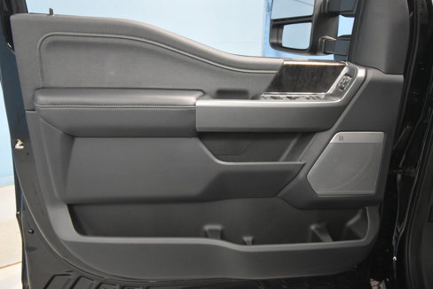 New 2025 Ford F250 Lariat w/ Lariat Ultimate Package image 3