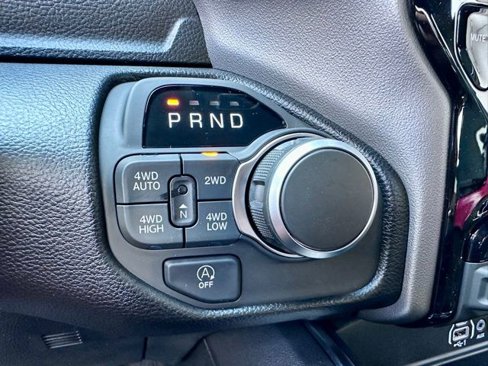 New 2026 RAM 1500 4x4 Crew Cab image 28