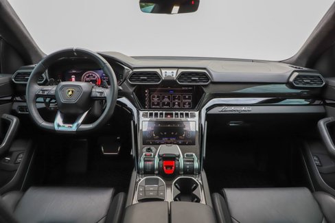 Used 2021 Lamborghini Urus image 2