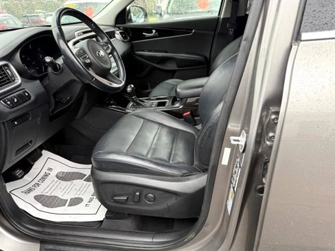 Used 2017 Kia Sorento EX image 11