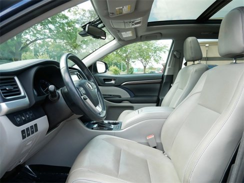 Used 2016 Toyota Highlander Limited Platinum image 8