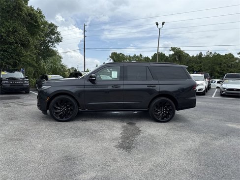 New 2025 Lincoln Navigator Reserve image 7
