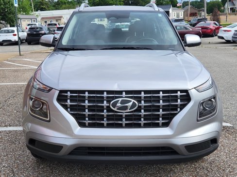Used 2023 Hyundai Venue SEL image 4