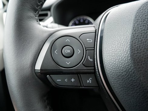 Used 2021 Toyota RAV4 XLE Premium image 31