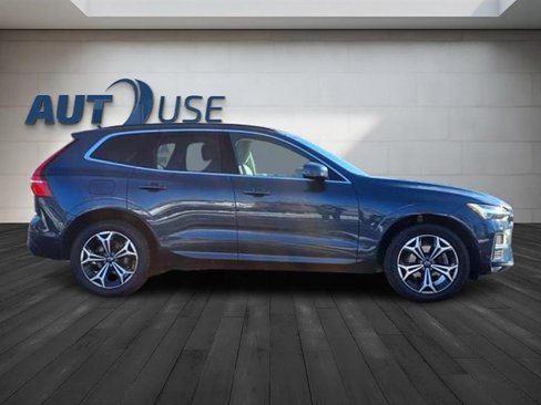 Used 2022 Volvo XC60 B5 Momentum w/ Climate Package image 7