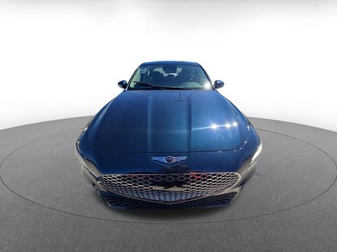Used 2025 Genesis G70 2.5T image 3