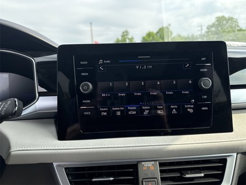 New 2025 Volkswagen Taos SE image 14