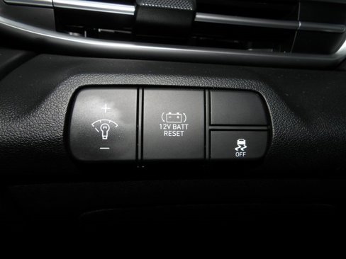 Used 2024 Hyundai Elantra Limited image 42
