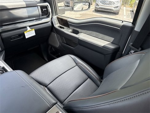 New 2025 Ford F450 Lariat image 18