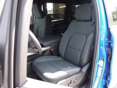 New 2026 RAM 1500 4x4 Crew Cab image 16