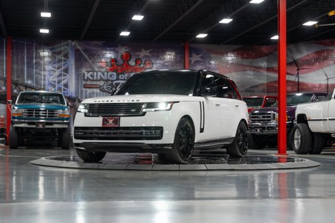 Used 2023 Land Rover Range Rover Long Wheelbase SE image 13