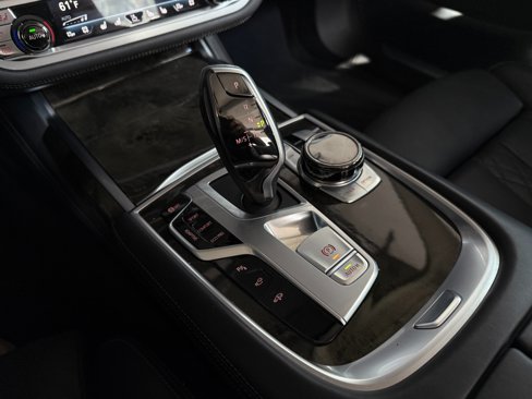 Used 2019 BMW 750i w/ Executive Package image 41