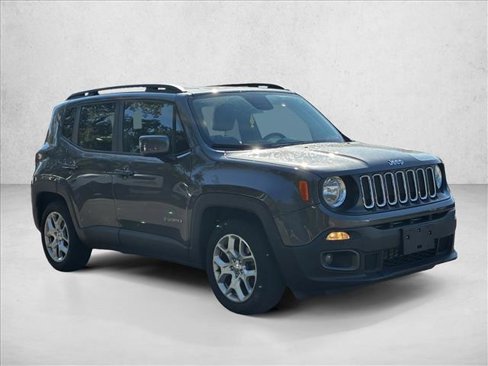 Used 2018 Jeep Renegade Latitude image 3