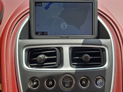 Used 2019 Aston Martin DB11 Volante image 11