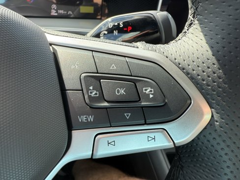 New 2025 Volkswagen Tiguan SE R-Line image 16