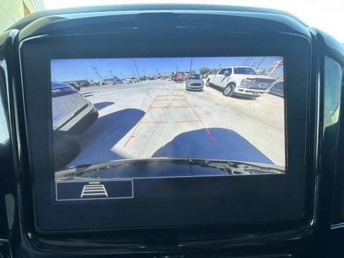 Used 2021 Chevrolet Traverse LT image 23