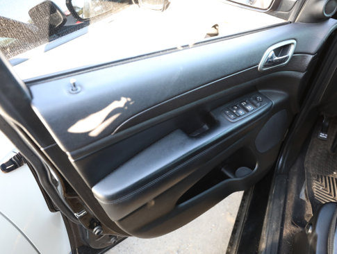 Used 2017 Jeep Grand Cherokee Limited image 15