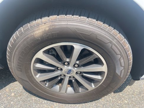 Used 2021 Ford Expedition XLT image 15