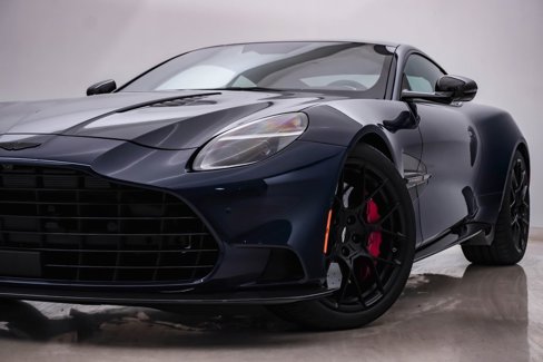 New 2025 Aston Martin Vanquish image 2