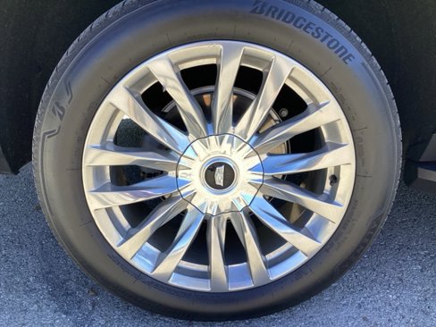 Used 2021 Cadillac Escalade Premium Luxury image 9