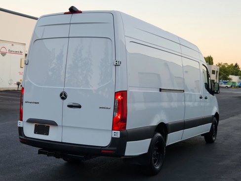 Used 2021 Mercedes-Benz Sprinter 3500 image 4