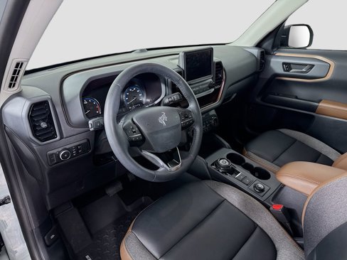 Used 2024 Ford Bronco Sport Outer Banks image 9