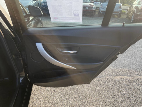 Used 2018 BMW 320i xDrive Sedan image 15