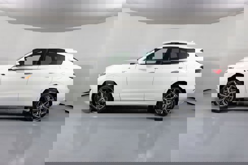 New 2023 Maserati Levante GT image 3