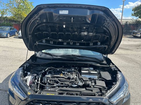 Used 2025 Toyota Corolla Cross LE image 31