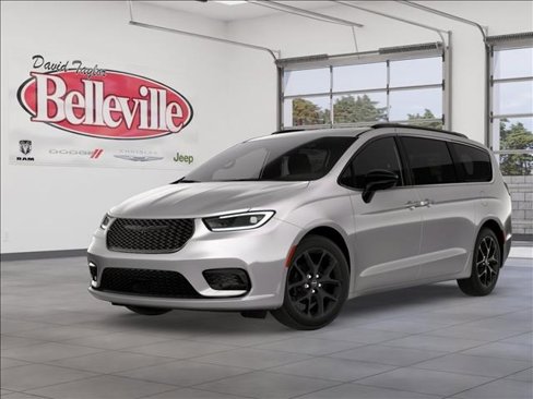 New 2026 Chrysler Pacifica Limited image 1