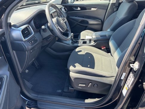 Used 2019 Kia Sorento LX image 12