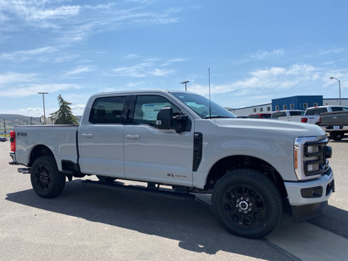 New 2025 Ford F250 4x4 Crew Cab Super Duty image 16