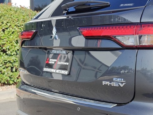 New 2025 Mitsubishi Outlander 4WD Plug-In Hybrid image 38