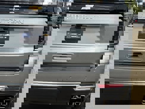 New 2026 Chevrolet Suburban High Country image 7