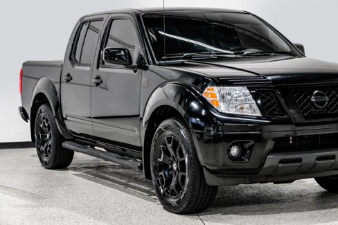 Used 2021 Nissan Frontier SV w/ Midnight Edition Floor Mats image 12