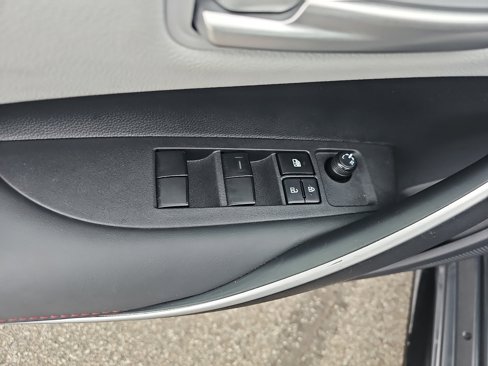 Used 2025 Toyota Corolla SE w/ SE Premium Package image 12