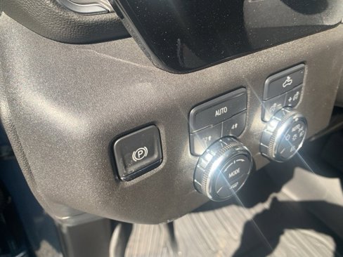 New 2026 GMC Sierra 1500 Elevation w/ LPO, Elevation Black Package image 17