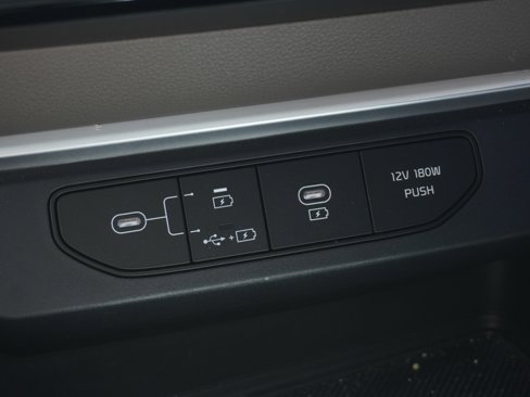 Used 2025 Kia Carnival LXS image 18