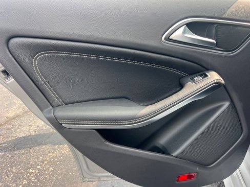 Used 2019 Mercedes-Benz CLA 250 4MATIC image 14