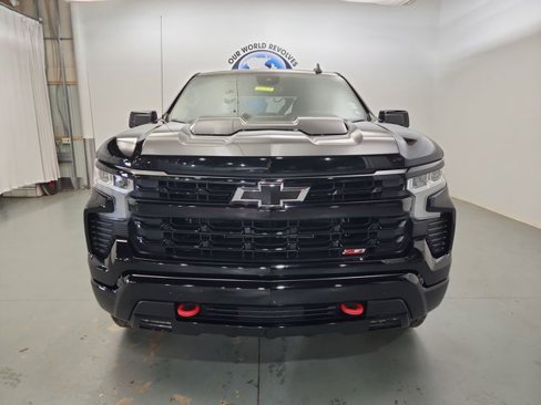 Used 2023 Chevrolet Silverado 1500 LT Trail Boss image 12